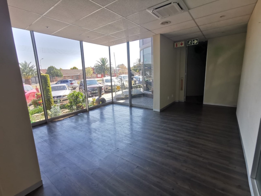 To Let commercial Property for Rent in Flamwood North West